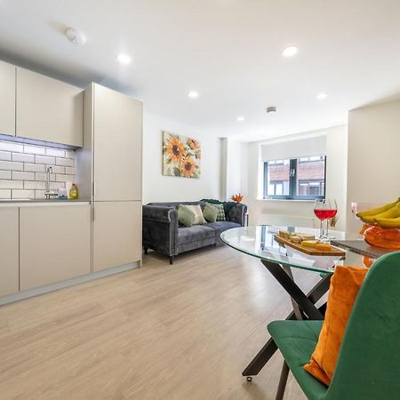 Luxury One Bedroom Serviced Apartment In The Heart Of Bedford Extérieur photo