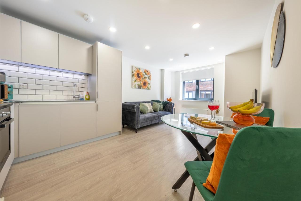 Luxury One Bedroom Serviced Apartment In The Heart Of Bedford Extérieur photo